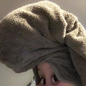 Meet your Posher, Avery